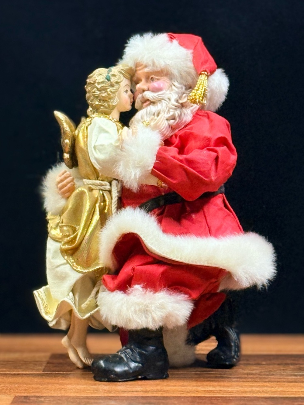 CLOTHTIQUE Kurt S. Adler “Kissed by an Angel” Santa